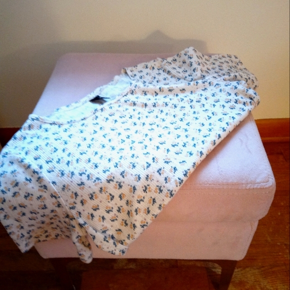 DAZY - Yellow / Off White Ditsy Floral Short Sleeve Top - Picture 8 of 9